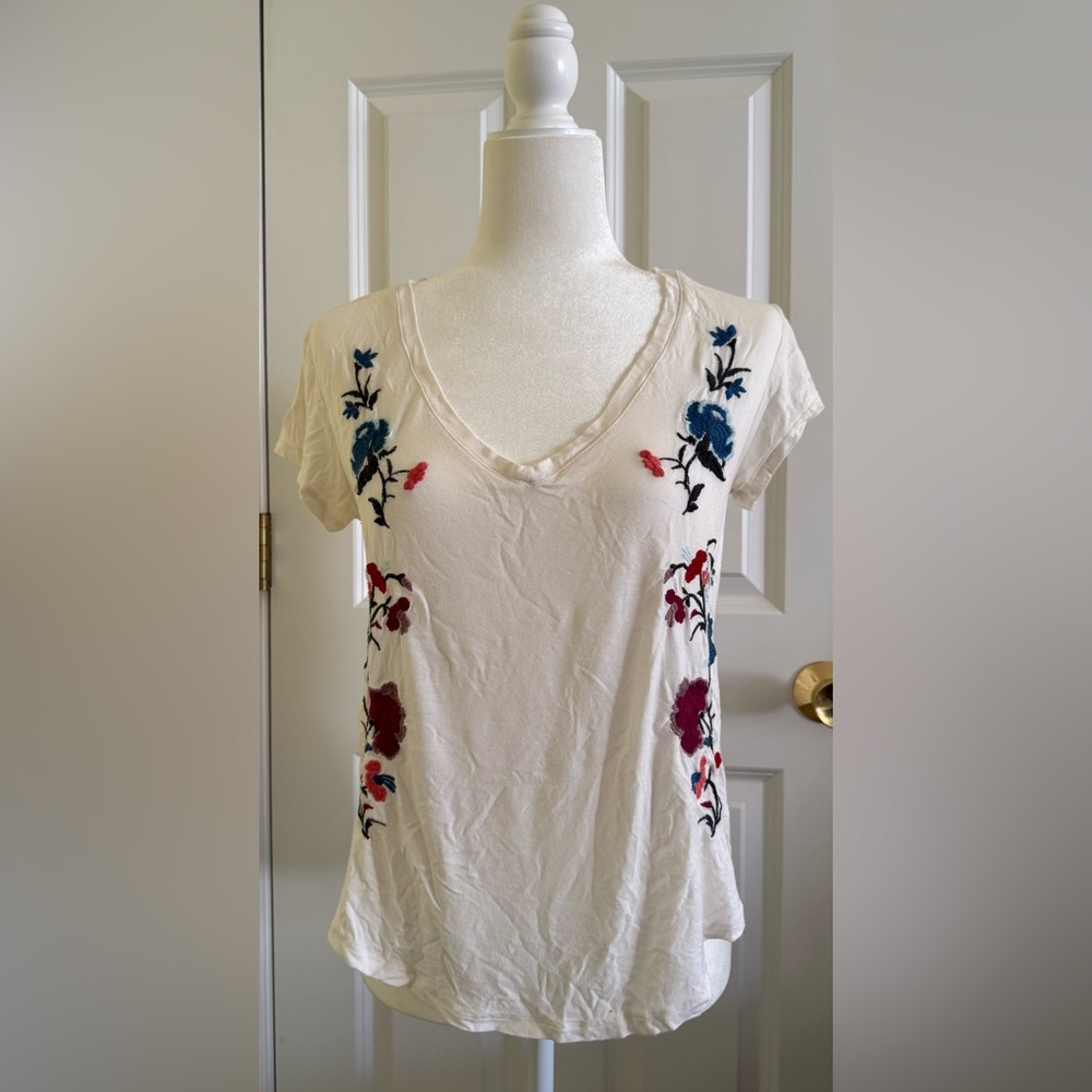 American Eagle Outfitters Cream Floral Embroidered Tee